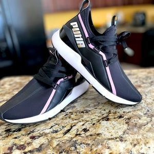 SOLD!!! Pumas sneakers!